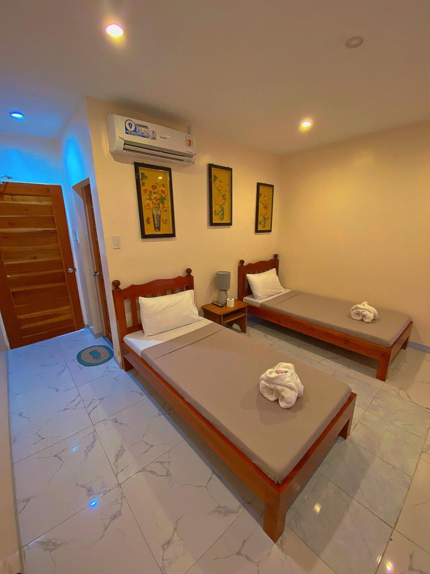 Elnora Delmar Travellers Inn Siquijor Exterior photo